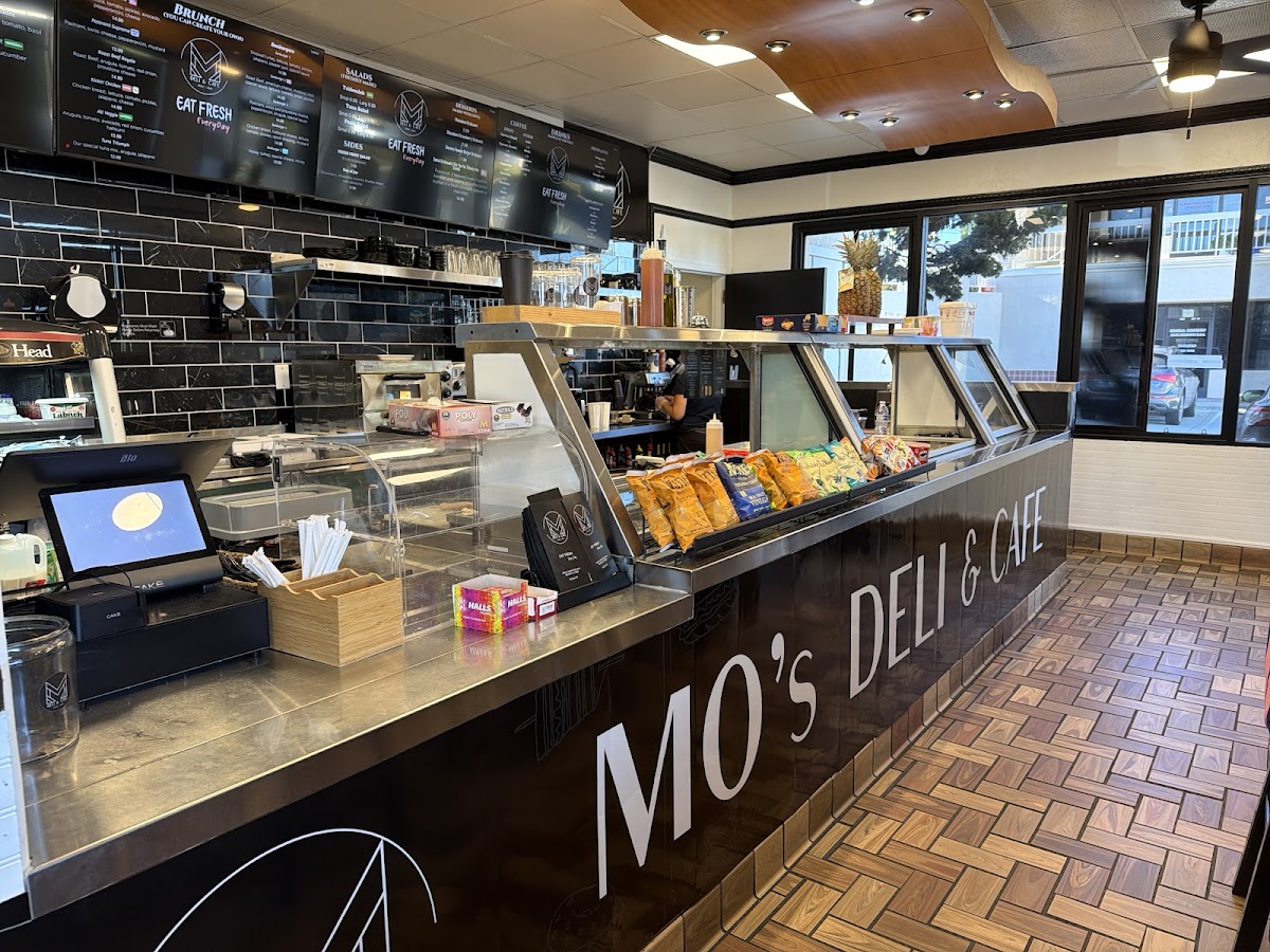 Mo's Deli & Cafe
